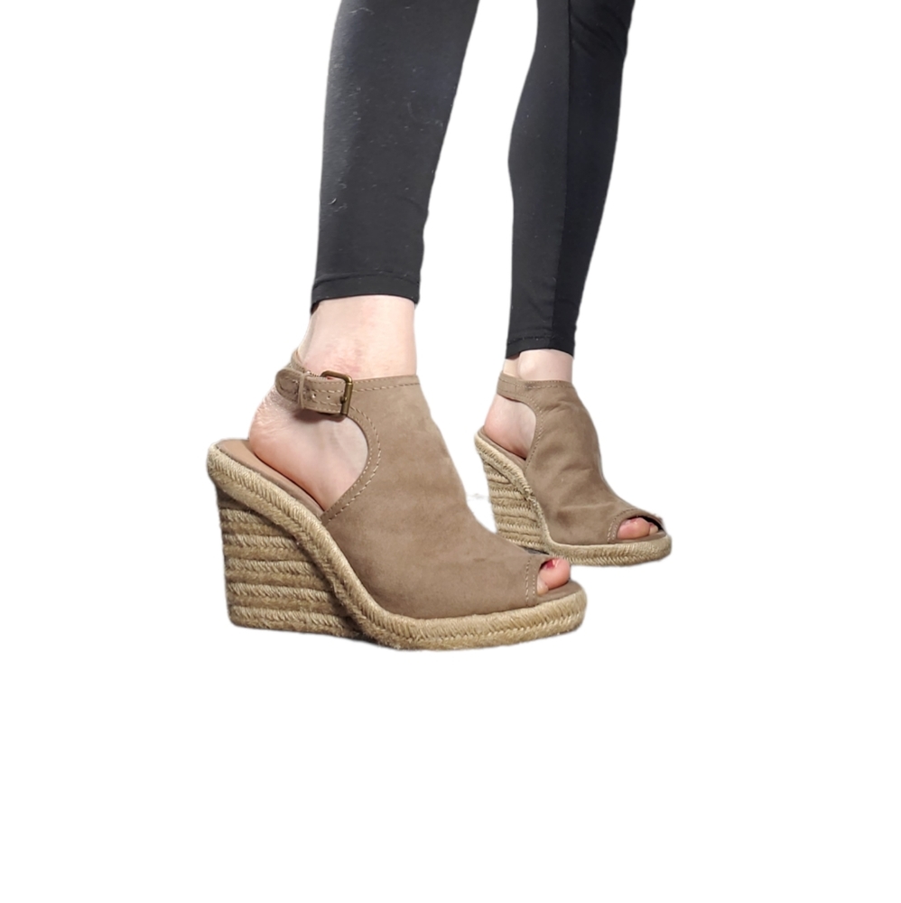 Universal Thread Espadrille Wegdes - image 3